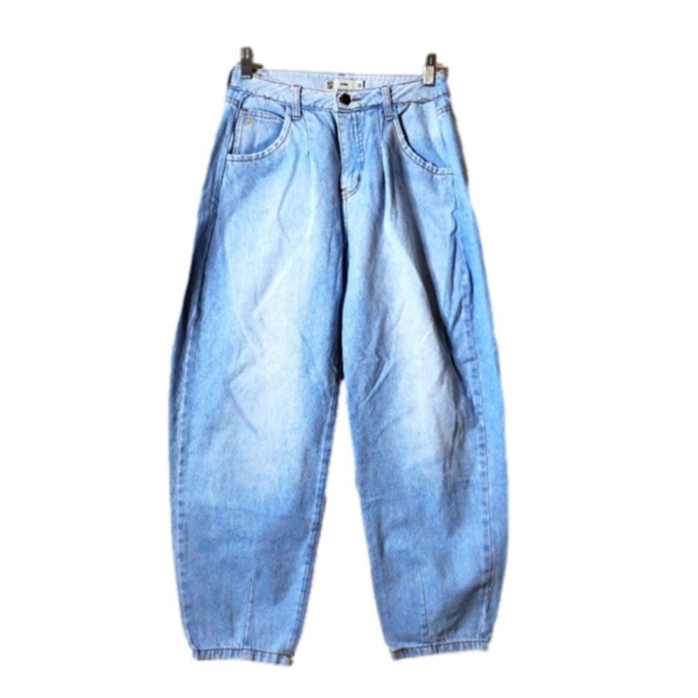 Azucar Light Wash Pleat Front Loose Fit Barrel Leg Mom Denim Jeans